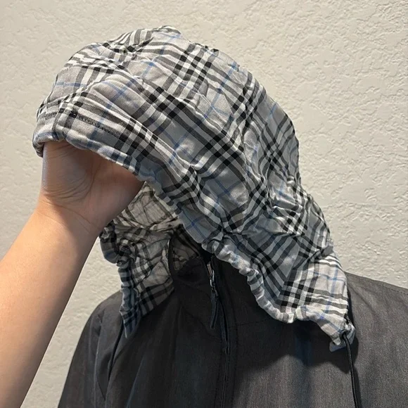 Burberry Small - Medium Coat Gray with Hoodie - Picture 4 of 12